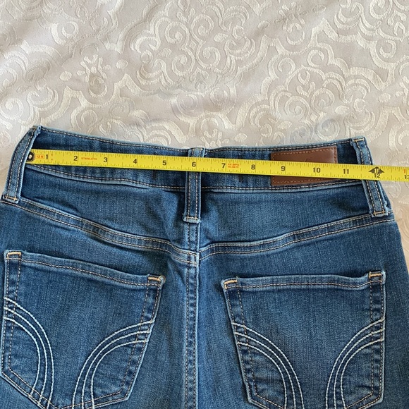Size 3 Hollister shorts - Picture 11 of 16